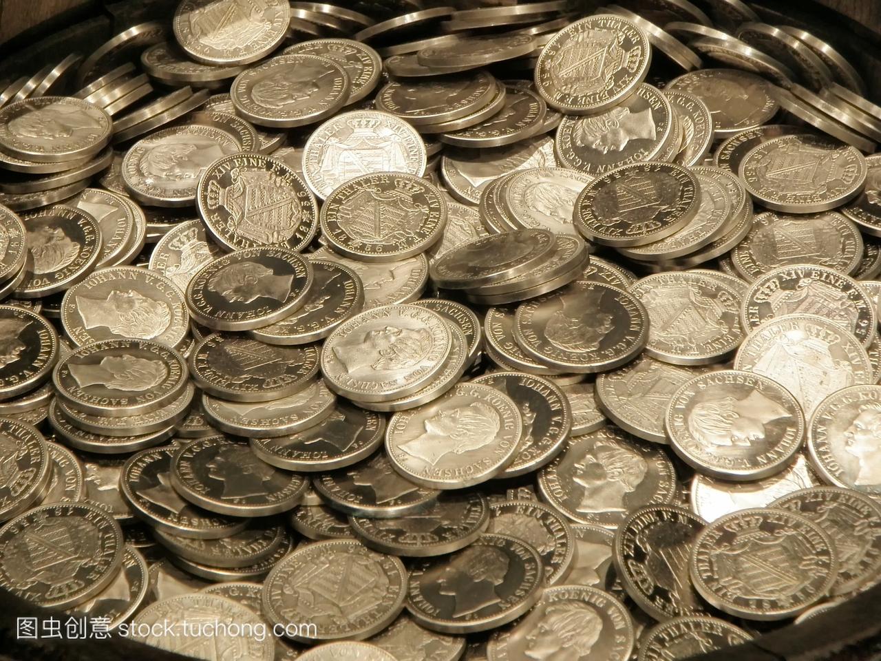 加大中长期流动性供给 货币政策有效支持实体经济